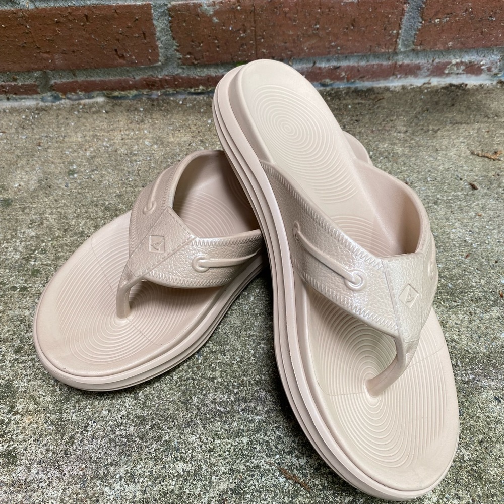 Women's Windward Float Flip Flop- Sperry Champagne color Womens 8